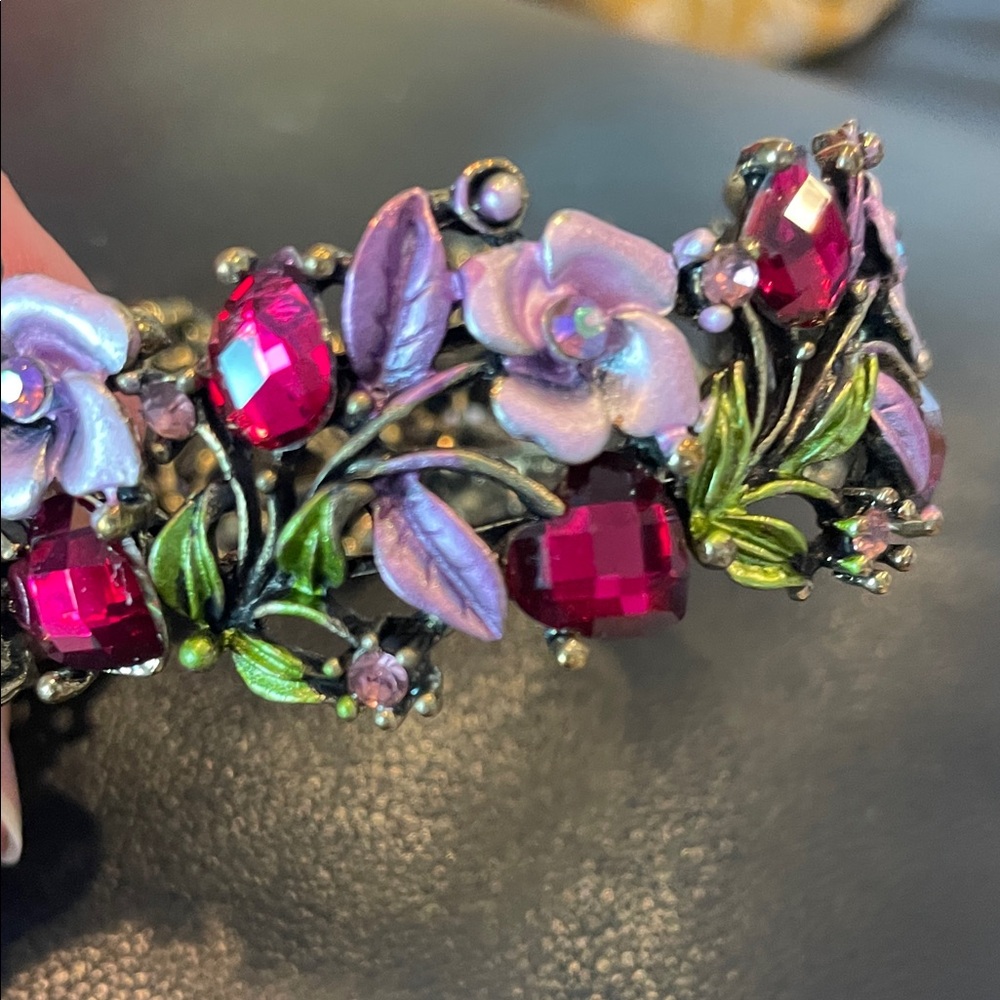 Vintage sparkly bracelet!